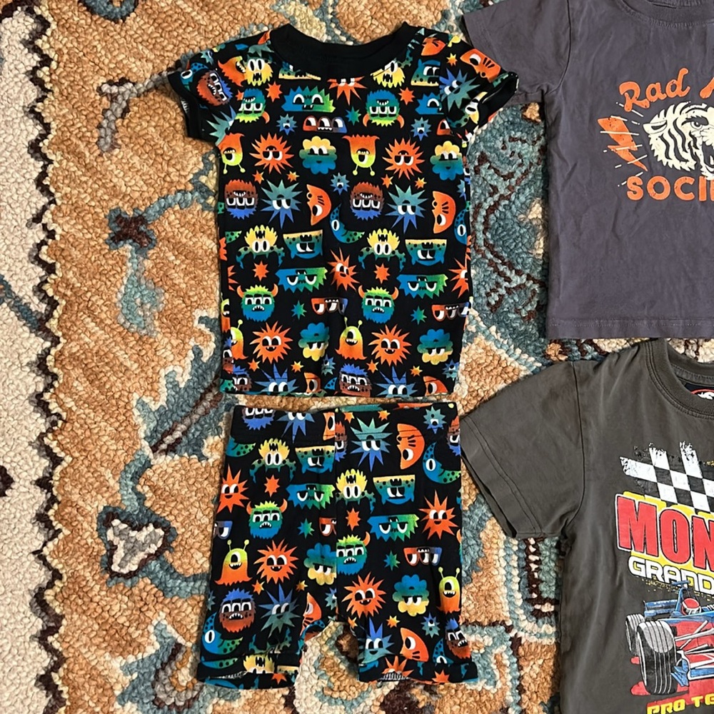 2T Bundle of FIVE items! Old Navy, H&M, Spirit Kids - Picture 3 of 8